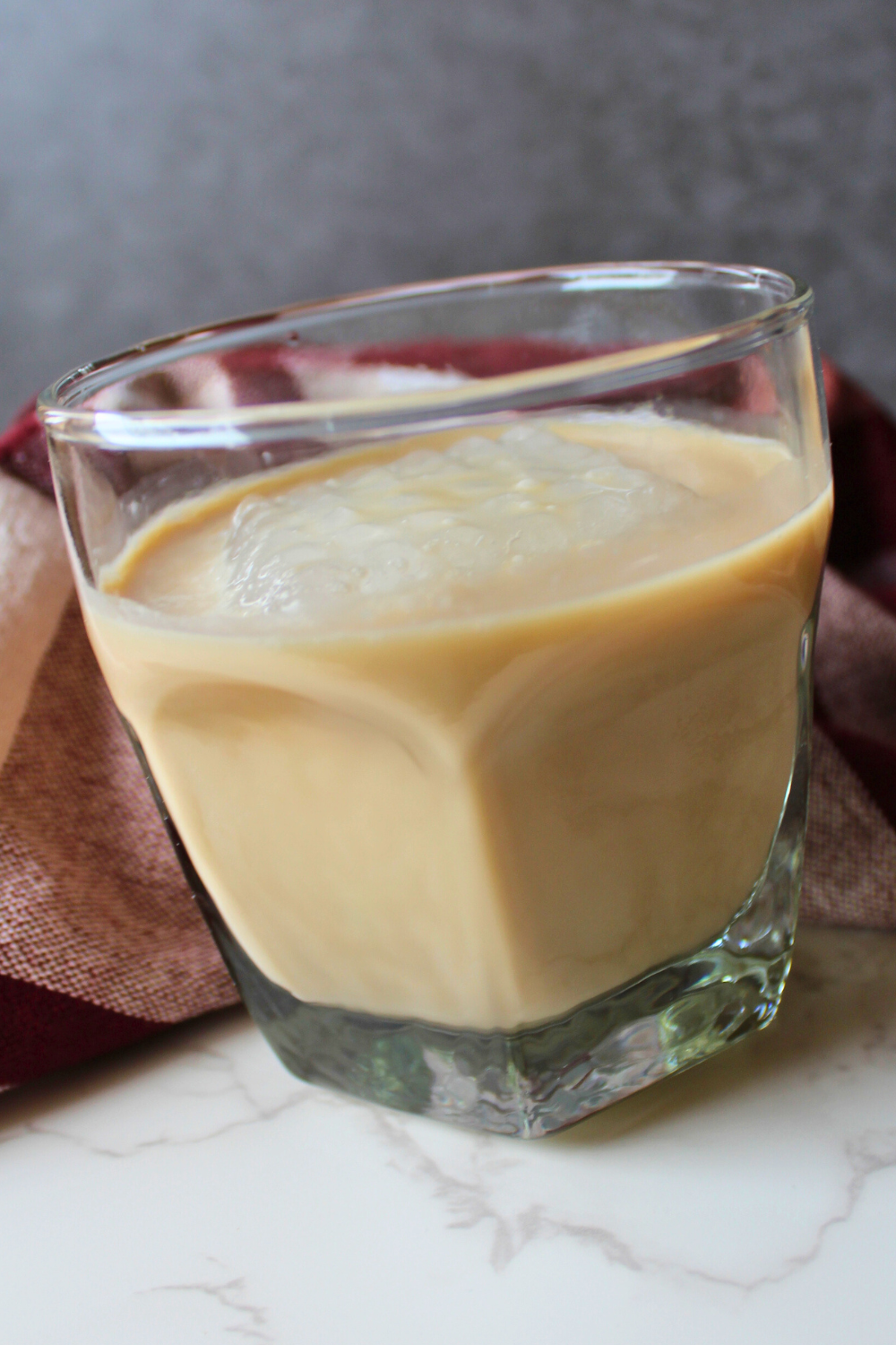 Holiday White Russian Cocktails Pumpkin Spice Peppermint White Russian Recipe The Best Festive Christmas White Russian Cocktail Recipe My Farmhouse Table