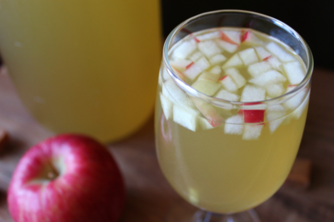 Caramel Apple Sangria Recipe Pinot Grigio Caramel Vodka Apple Cider Honeycrisp Apple Drink for Halloween Parties Thanksgiving Fall Party My Farmhouse Table